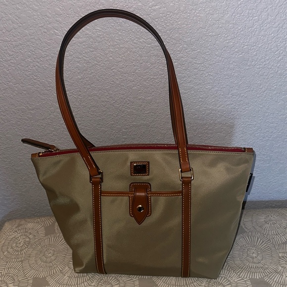 Dooney & Bourke Handbags - Dooney & Bourke Wayfair Nylon Tote NWOT